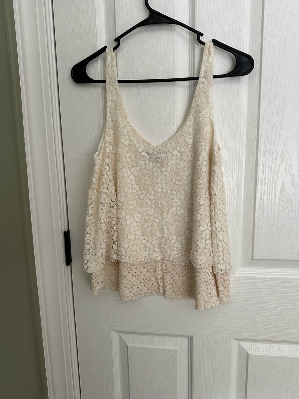 American Eagle Outfitters Cream Lace Overlay Camisole